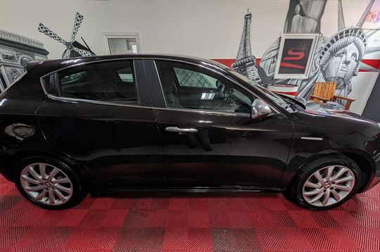 Alfa romeo Giulietta 1.4 Turbo 170ch occasion en vente à Claye-Souilly 
								