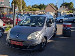 Renault Twingo 2 1.2i 60ch Authentique occasion en vente à Claye-Souilly 
											