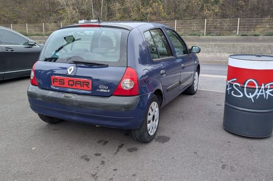 Renault Clio 2 1.2i 60cv Authentique occasion en vente à Claye-Souilly 
								