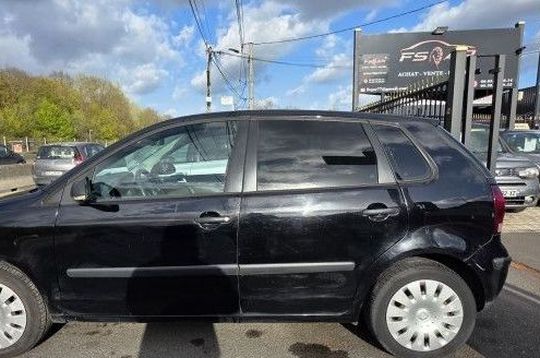 Volkswagen Polo 1.2 65CH CONFORT 5P occasion en vente à Claye-Souilly 
								