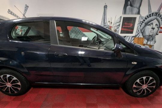 Fiat Grande Punto EVO 1.2 8V 69CH S&S MYLIFE 3P occasion en vente à Claye-Souilly 
								